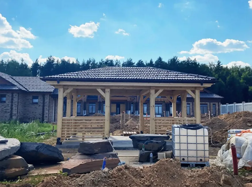 Открытая беседка на участке